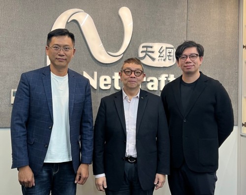 （左起）黃智強行政總裁、歐家輝副主席、黃嘉朗總經理接受訪問。